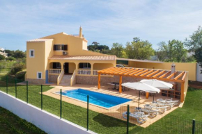 Casa Lombos Nova - wonderful new house with private pool AC and pool table